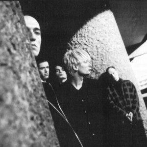 https://www.treefingers.com/gallery/gallery/radiohead/radiohead82.jpg